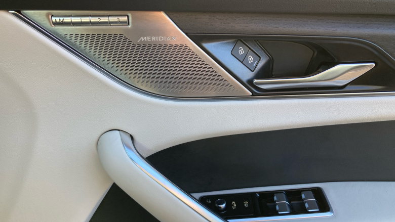 Jaguar F-Pace 2.0 D200 R-Dynamic HSE 5dr Auto AWD Diesel Estate